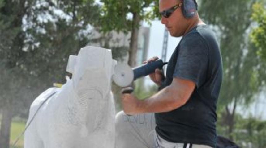 Altındağ'da 2. Ulusal Taş Heykel Sempozyumu Devam Ediyor