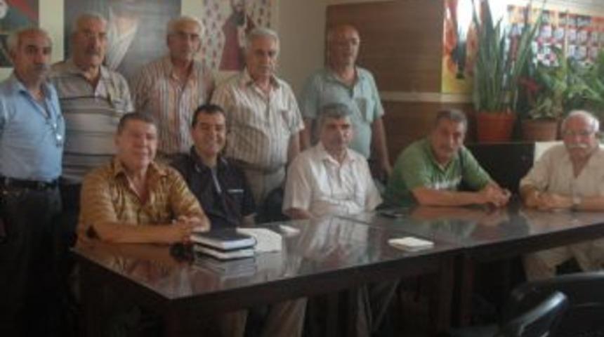 DSP'den Alevi derneklerine ziyaret