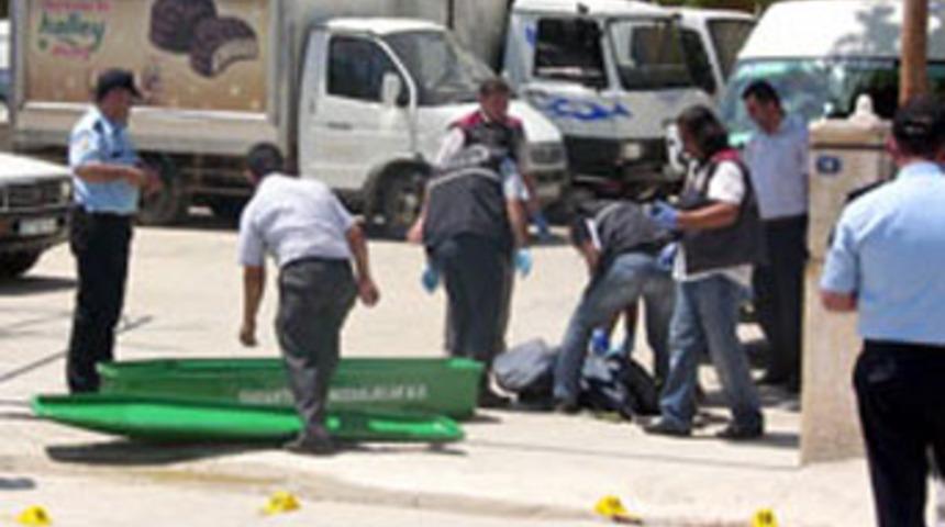 Galeri sitesinde silahlı kavga: 2 &ouml;l&uuml;