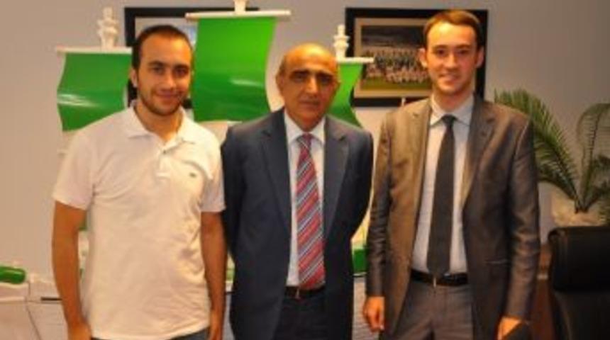 Gen&ccedil;lik Meclisi&rsquo;nden Bursaspor Kul&uuml;b&uuml;&rsquo;ne Ziyaret