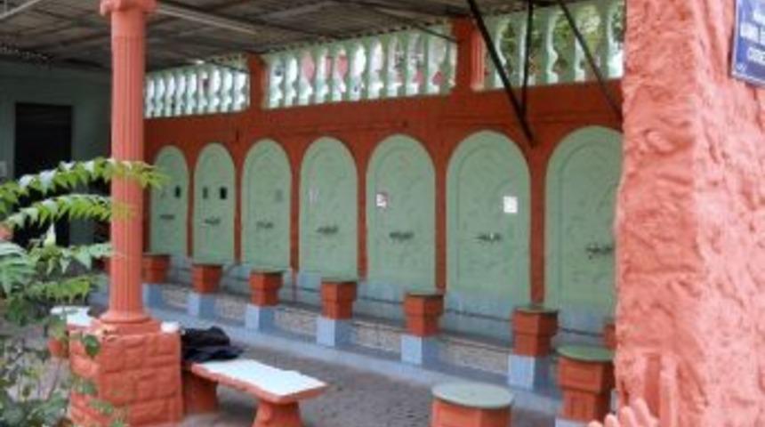 Gaziemir Belediyesi'nden, Ramazan &Ouml;ncesi Camilere Bakım Hizmeti