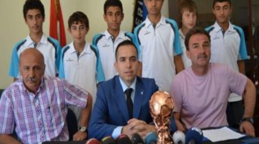 Kayseri Erciyesspor U13 T&uuml;rkiye Finallerinden 3. Olarak D&ouml;nd&uuml;