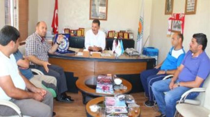 Başkan Tuna&rsquo;ya Spora Katkı Plaketi