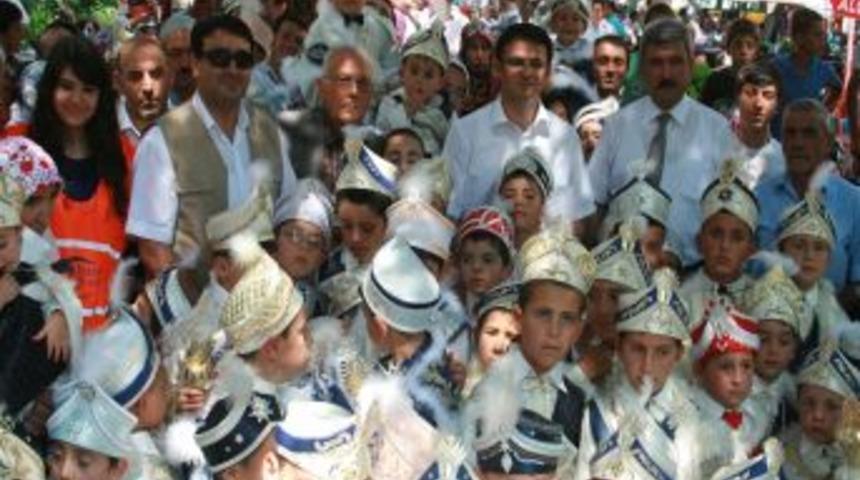 Vezirk&ouml;pr&uuml; Belediyesi Ve Kimse Yok Mu 138 &Ccedil;ocuğu S&uuml;nnet Ettirdi