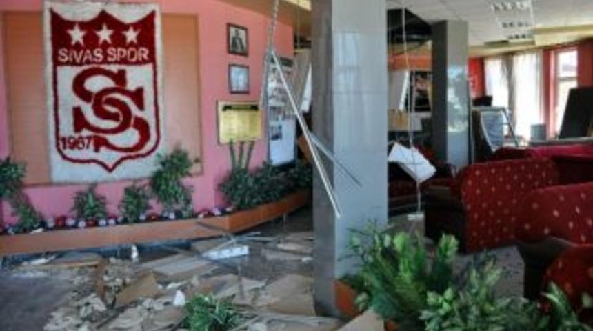 Sivasspor&rsquo;da Futbolcular &Ouml;l&uuml;mden Son Anda D&ouml;nd&uuml;