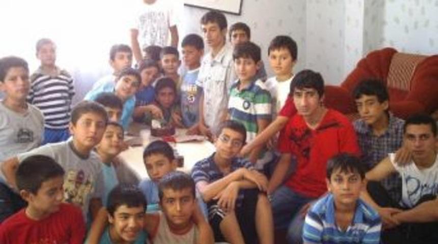 Camide Doğum G&uuml;n&uuml; Kutladılar
