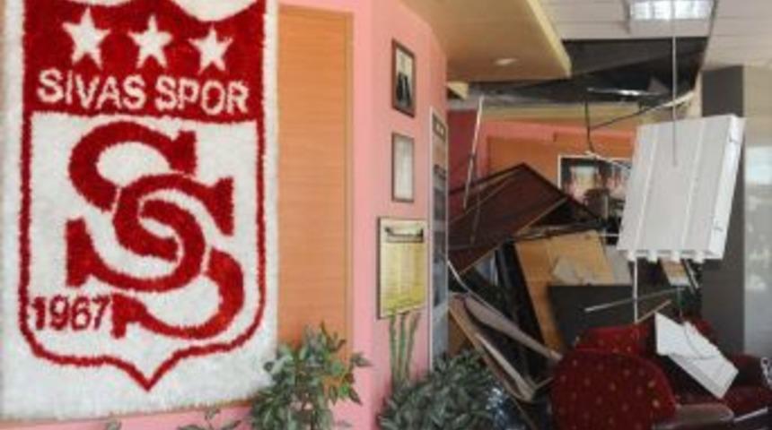 Sivasspor Patlama Ardından Yaralarını Sarmaya &Ccedil;alışıyor