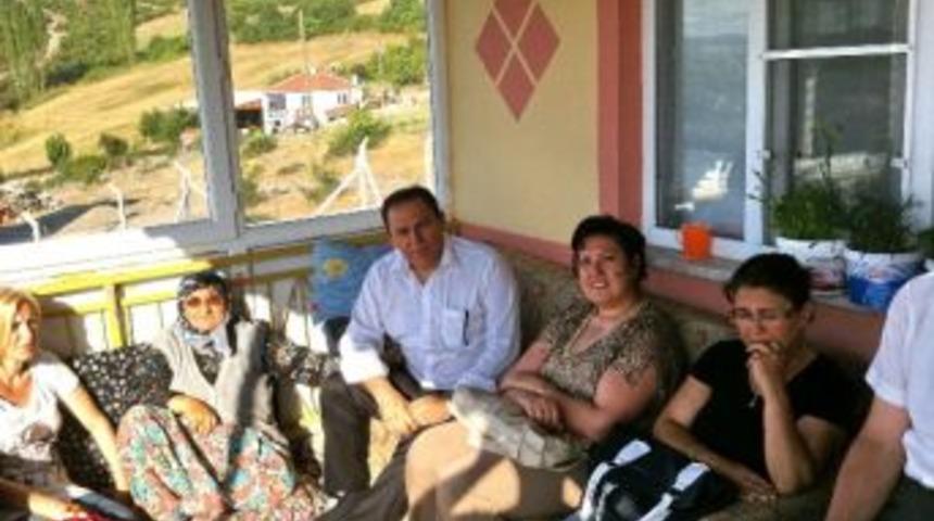 Chp&rsquo;li Vekil, Şehit Ailesini Ziyaret Etti