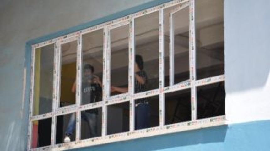 Soma Kurtuluş İlkokulu Baştan Sona Yenileniyor