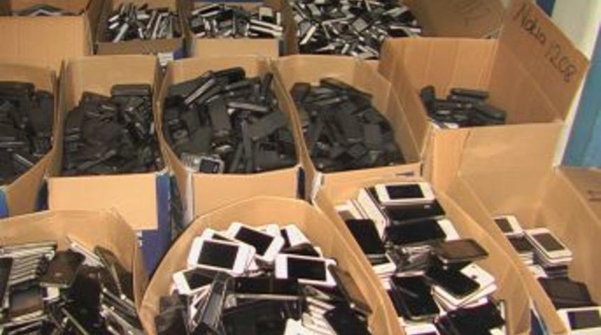 G&uuml;&ccedil; Kaynaklarından 16 Bin 800 Ka&ccedil;ak Cep Telefonu &Ccedil;ıktı