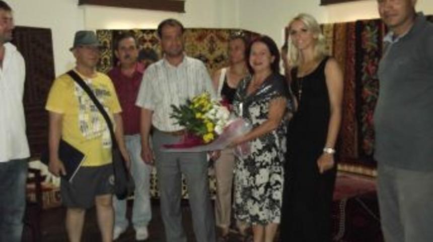 Sındırgı Yağcıbedir Halı Ve Kilim Sergisi Kuşadası&rsquo;nda A&ccedil;ıldı