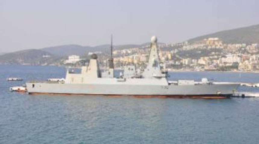 İngiliz Destroyeri Kuşadası&rsquo;nda