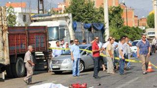 Motosikletle kamyon çarpıştı: 2 ölü