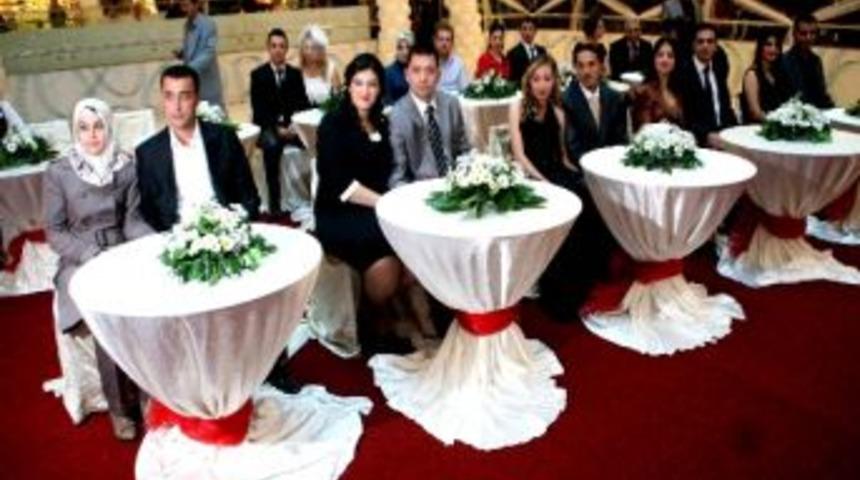 Evlilikte Eşler Birbirini &lsquo;mutluluk Kaynağı&rsquo; Olarak G&ouml;rm&uuml;yor