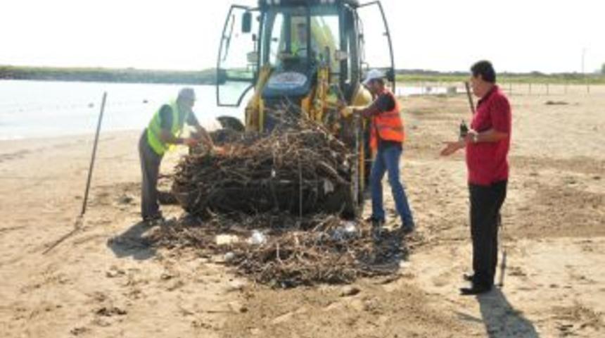 Atakum Sahilinde Sel Temizliği Başladı