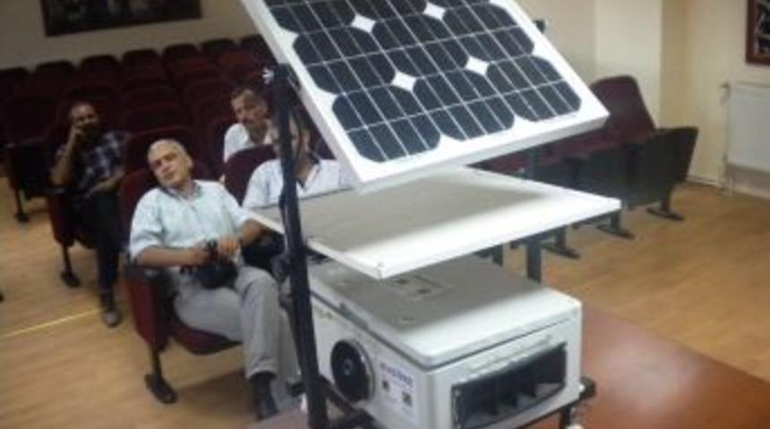 Domuz Kovucu Cihaz G&uuml;neş Enerjisiyle &Ccedil;alışıyor