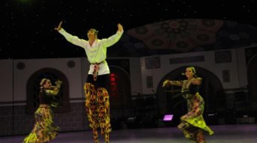 Uluslararası Altın Karag&ouml;z Halk Dansları Yarışması&rsquo;nda Final