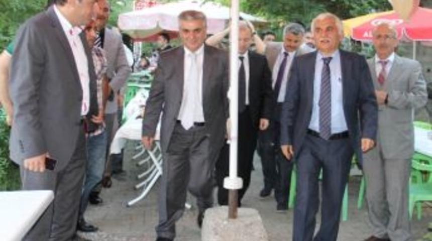 Vali Alimoğlu Vatandaşlarla Selamlaştı