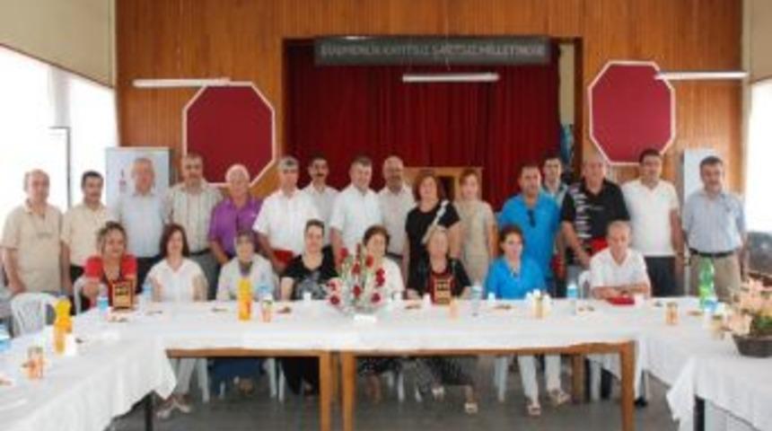 Hem&rsquo;den Yardımseverlere Plaket