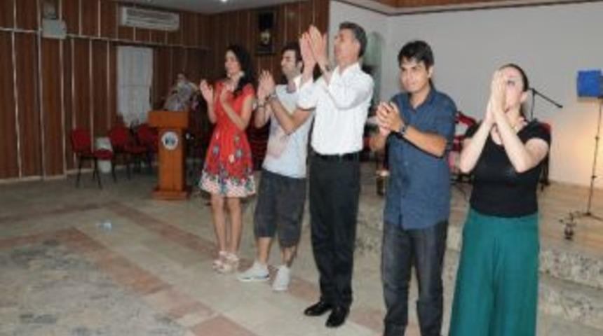 Kiraz'da 'kızılcık Şerbeti' Şiir Dinletisi