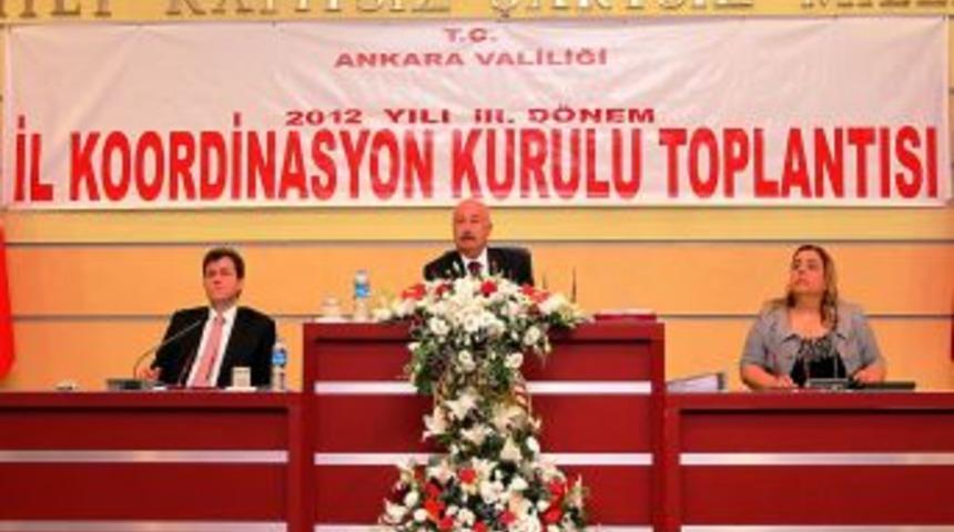 Vali Y&uuml;ksel'den Il M&uuml;d&uuml;rlerine 'b&uuml;rokrasiyi Azaltın' Talimatı