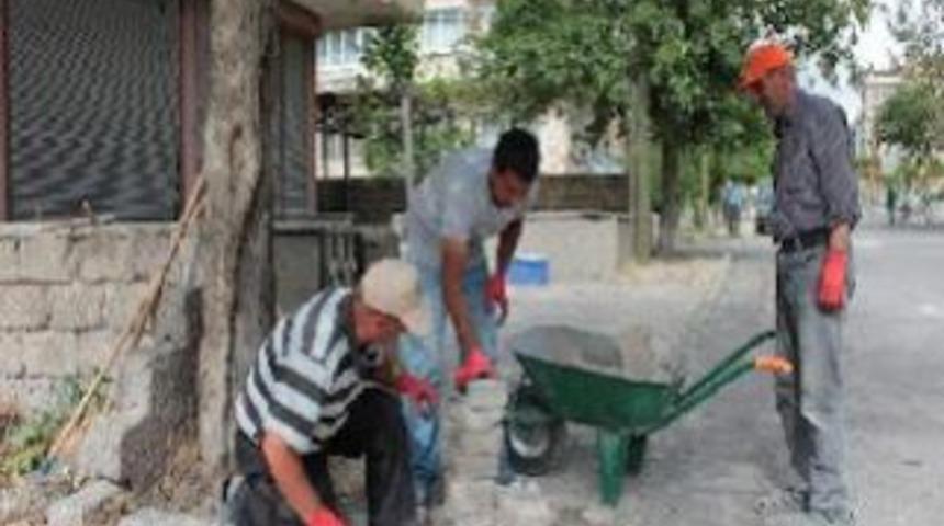 Emek Mahallesi'nde d&uuml;zenleme s&uuml;r&uuml;yor