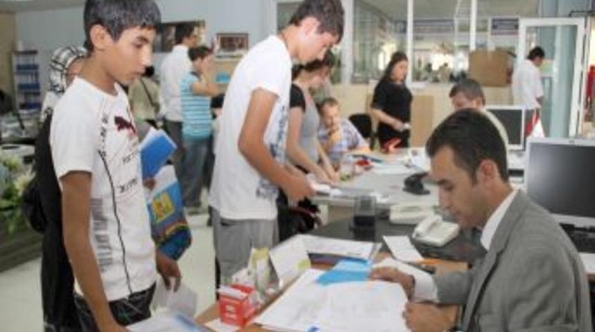 Denizli Belediyesi 2 Bin 500 &Ouml;ğrenciye Burs Verecek