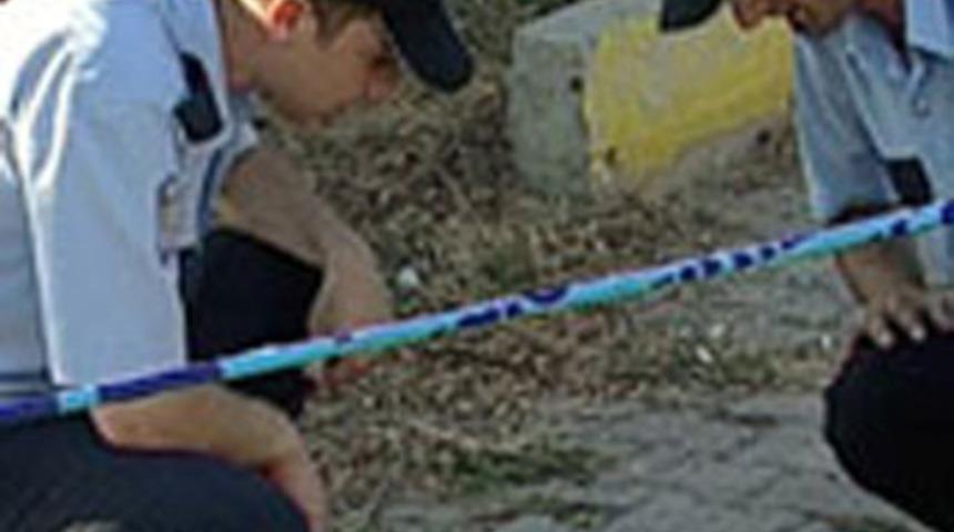 Eşini 50 bı&ccedil;ak darbesiyle &ouml;ld&uuml;rd&uuml;