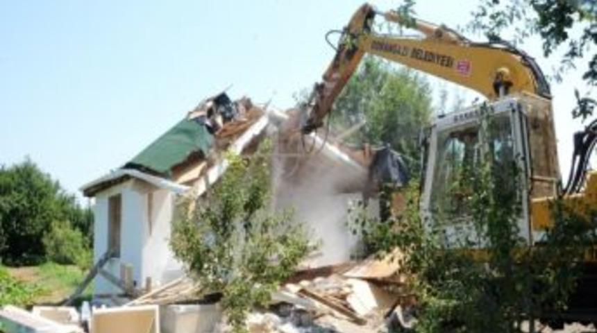 Osmangazi&rsquo;den Ka&ccedil;ak Yapıya Balyoz