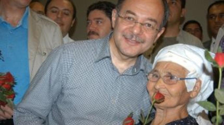 Bakan Akdağ Pazarı Gezdi