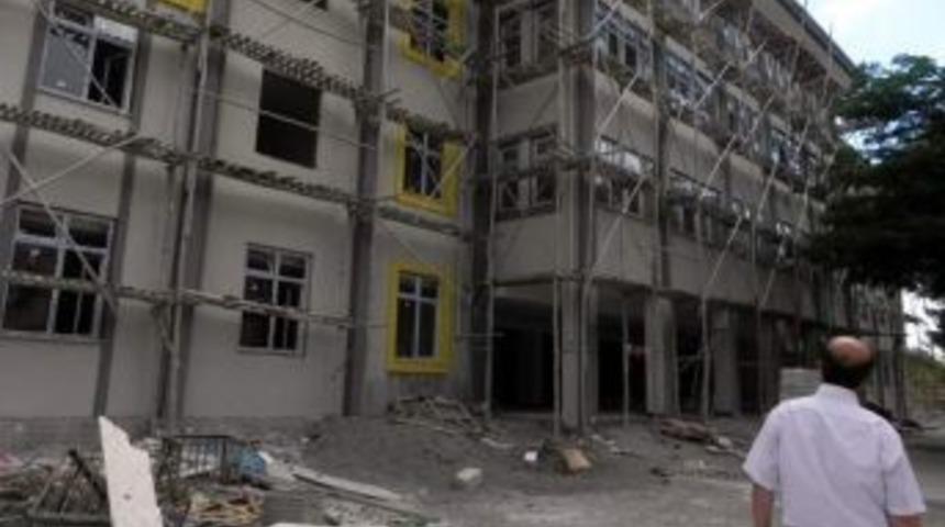 Tura&ccedil;, Okul Ve Yurt İnşaatlarında İncelemelerde Bulundu