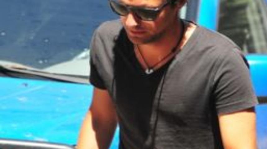 Alev Alan Araç Ormanı Yakıyordu