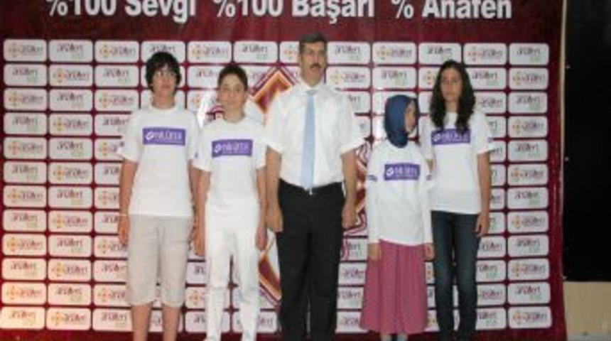 Nil&uuml;fer Eğitim Kurumları SBS'de Bursa Birincisi &Ccedil;ıkardı