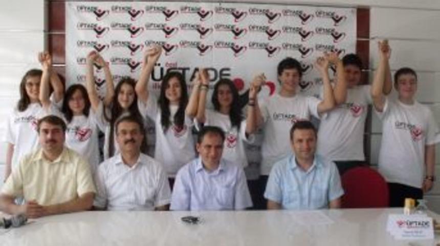 Uşak'ta SBS'de Ilk 11'e Girenlerin Dokuzu &Ouml;zel &Uuml;ftade İlk&ouml;ğretim'den