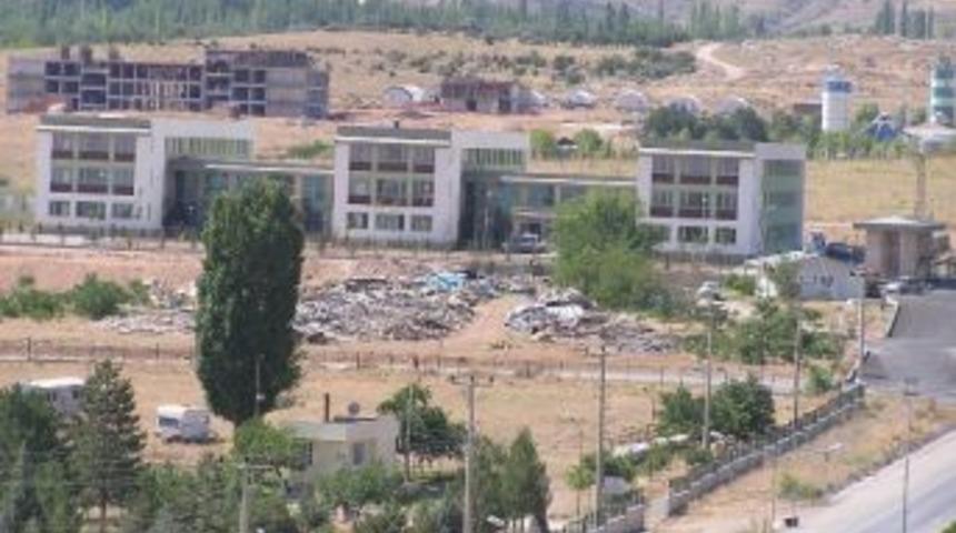 Mahmut &Ccedil;alık Eğitim Kompleksi&rsquo;nin Anadolu Lisesi B&ouml;l&uuml;m&uuml; Bu Yıl A&ccedil;ılacak