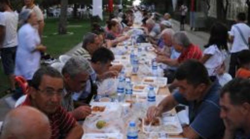 Ramazan Boyunca Mahalle Sofralarında Binlerce Antalyalı Iftar Yapacak