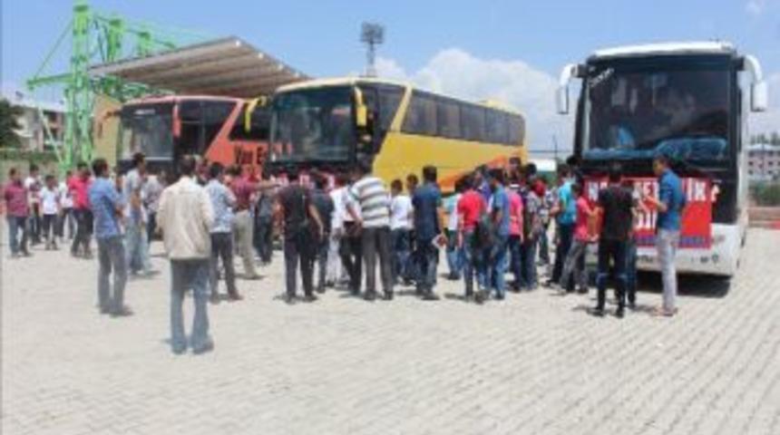 Ağrılı Gen&ccedil; Seyyahlar Kafilesi Yola &Ccedil;ıktı