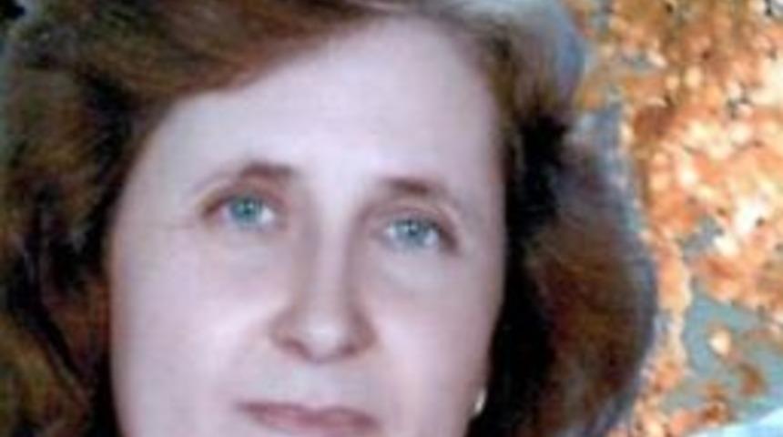 İzmir'de Otomobilin &Ccedil;arptığı Bisikletli Kadın Hayatını Kaybetti