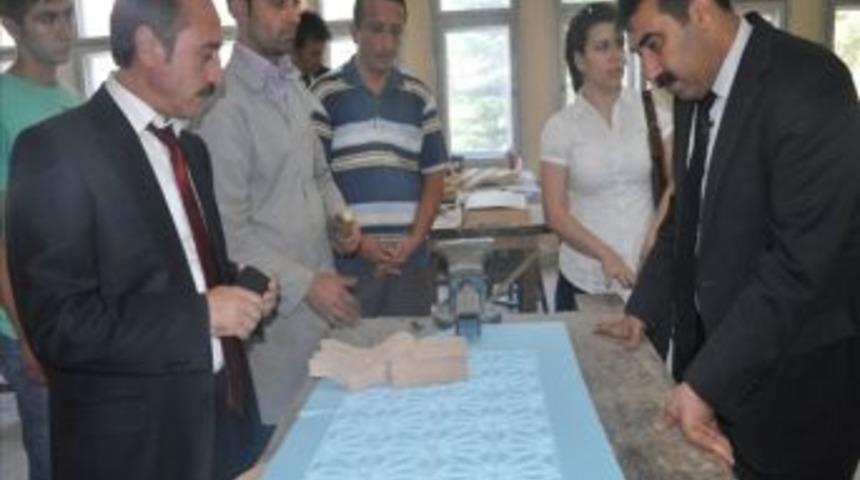 Daire Başkanı Tezgel, İl Sanatlarını Ziyaret Etti