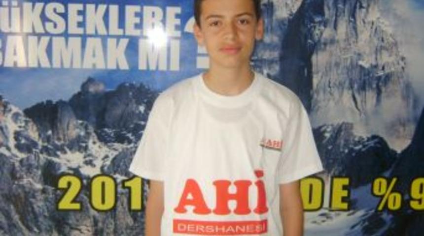 Merzifon Ahi Dershanesi &Ouml;ğrencisi, SBS'de Şempiyonlar Arasında