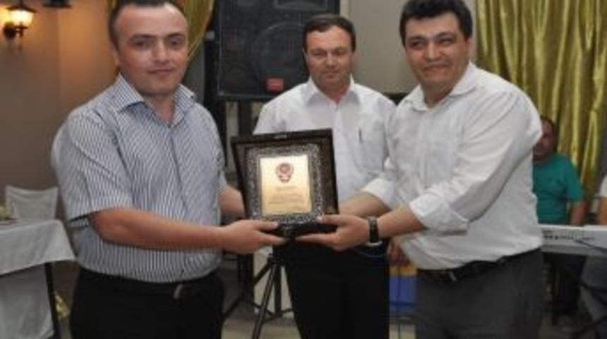 M&uuml;d&uuml;r Aki&rsquo;ye Veda Yemeği