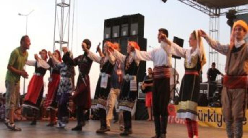 5 Dakikada Horon Oynamayı &Ouml;ğrendiler
