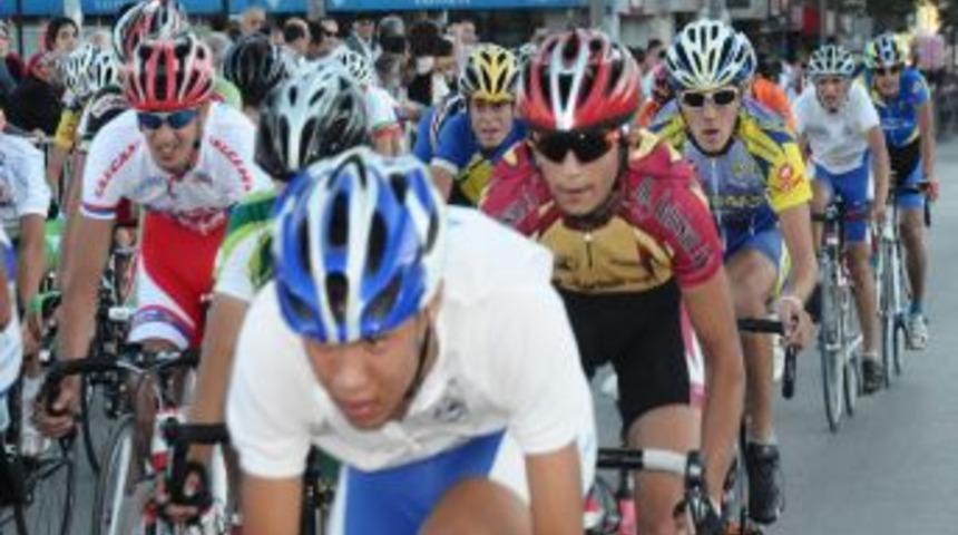 Uluslararası Muhsin Yazıcıoğlu Bisiklet Turnuvası Başladı