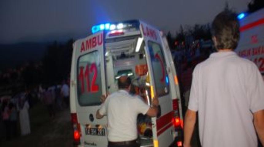 Bolu&rsquo;da Kur'an Kursu &Ouml;ğrencilerini Taşıyan Ara&ccedil; Kaza Yaptı: 35 Yaralı