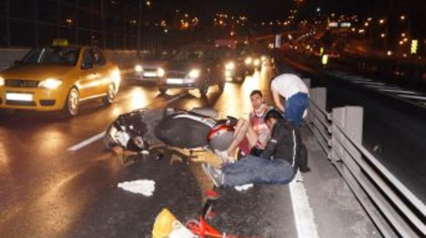 Halı Saha Ma&ccedil;ı D&ouml;n&uuml;ş&uuml; Kaza: 2 Yaralı