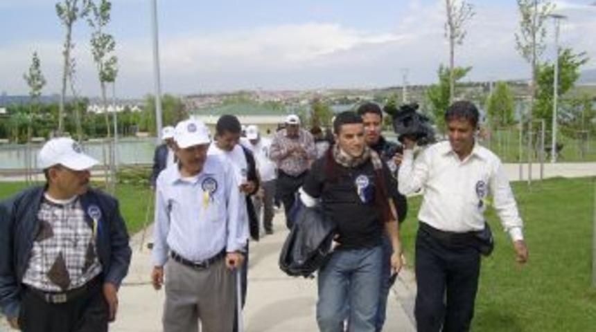 Ankara'da Tedavi G&ouml;ren Yemenli Hastalara Moral Gezisi