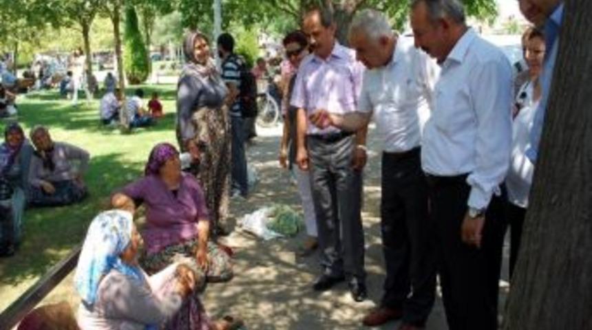 Chp&rsquo;li &Ouml;ren Salihli&rsquo;de Esnaf Ziyaretlerinde Bulundu