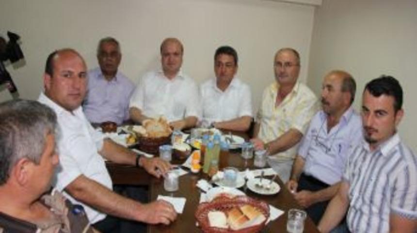Ak Parti Belde Y&ouml;netiminden Tanışma Yemeği