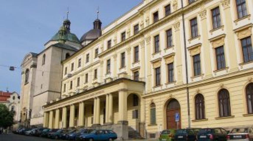 U&Uuml;&rsquo;den Bedensel Engellilere Meslek Edindirme Projesi