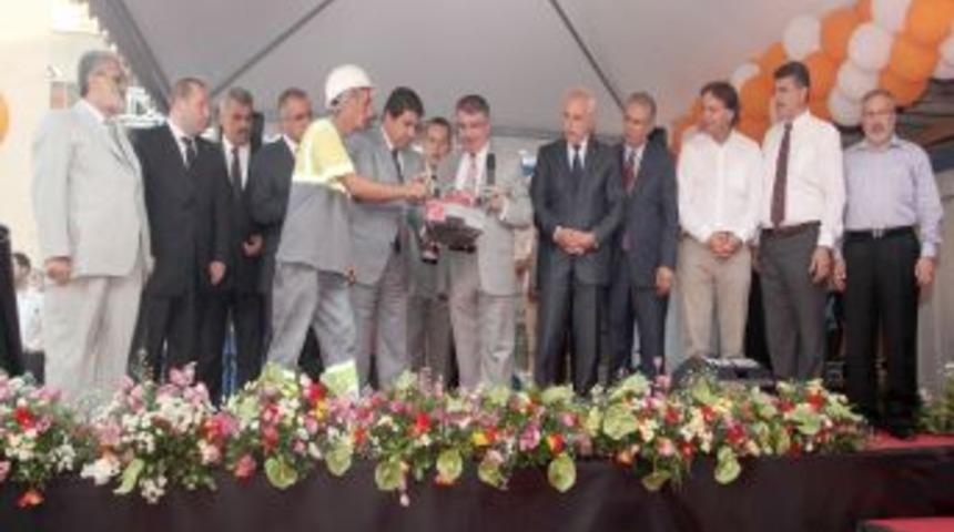 Esenler'de H&uuml;k&uuml;met Konağı'nın Temeli Atıldı